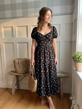 Black Maxi Dress‎ with White Floral Print and Puff Sleeves Small